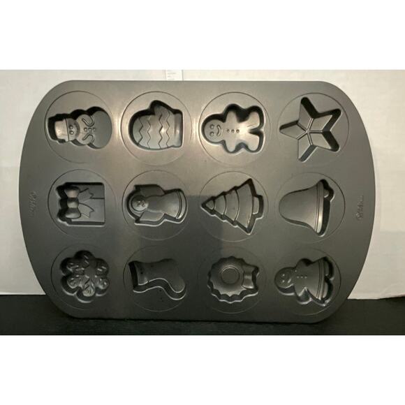 Wilton Christmas Mold baking pan - Picture 4 of 6